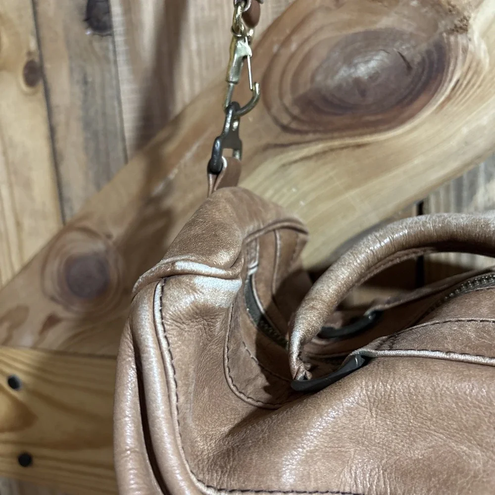 Vtg Tumi Full Grain Leather Tan Duffel Satchel Bag Crossbody Removable Strap